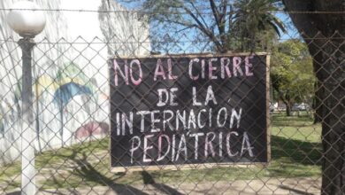 Photo of Reclamos por el cierre de la Unidad de Internación Pediátrica del Hospital Mira y López