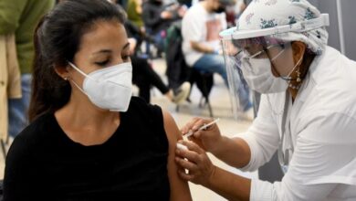 Photo of Comenzaron a aplicar el tercer refuerzo de la vacuna anticovid en las provincias