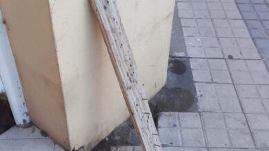 Photo of Una tabla con clavos: golpearon a una mujer para robarle la mochila