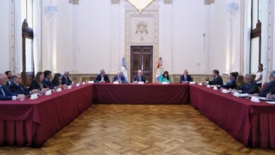 Photo of Encuentro cumbre para combatir la inseguridad entre Perotti y funcionarios judiciales federales