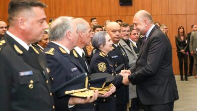 Photo of Perotti condecoró a las máximas autoridades de la Policía de la provincia