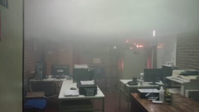 Photo of Prendieron fuego una escuela con una bomba molotov